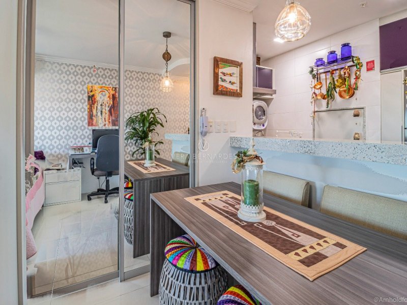 Studio à venda Cristal com 46m² e 1 quarto por R$ 900.000 - 1327784054-apartamento.jpg