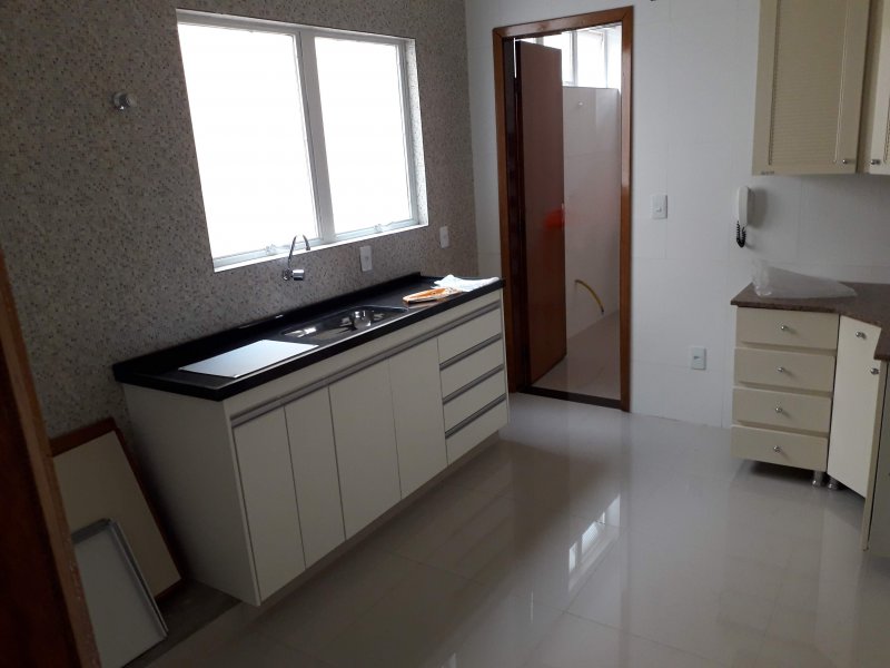 Apartamento à venda Higienópolis com 95m² e 3 quartos por R$ 295.000 - 272895747-cozinha.jpg