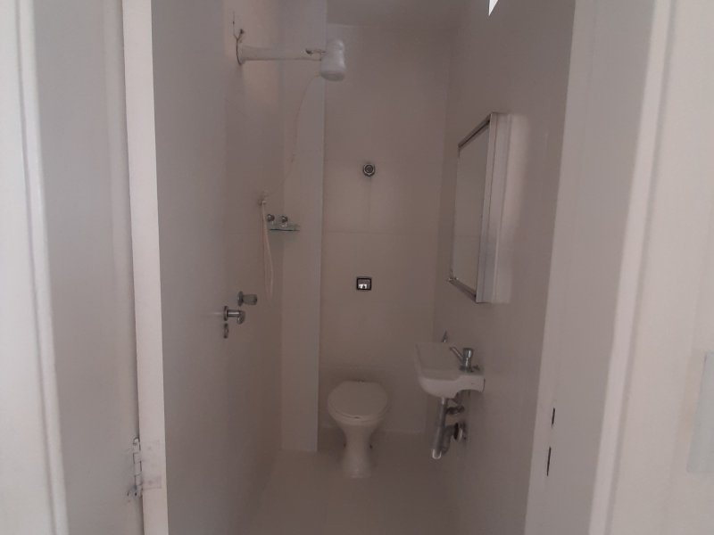 Apartamento à venda Jardim Paulista com 200m² e 4 quartos por R$ 1.600.000 - 1486961420-banheiro-empregad-2.jpg