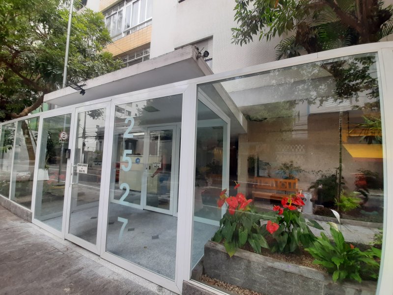 Apartamento à venda Jardim Paulista com 200m² e 4 quartos por R$ 1.600.000 - 1675359812-portaria-predio-1.jpg