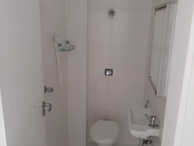 Apartamento à venda Jardim Paulista com 200m² e 4 quartos por R$ 1.600.000 - 2140149553-banheiro-empregada-1.jpg