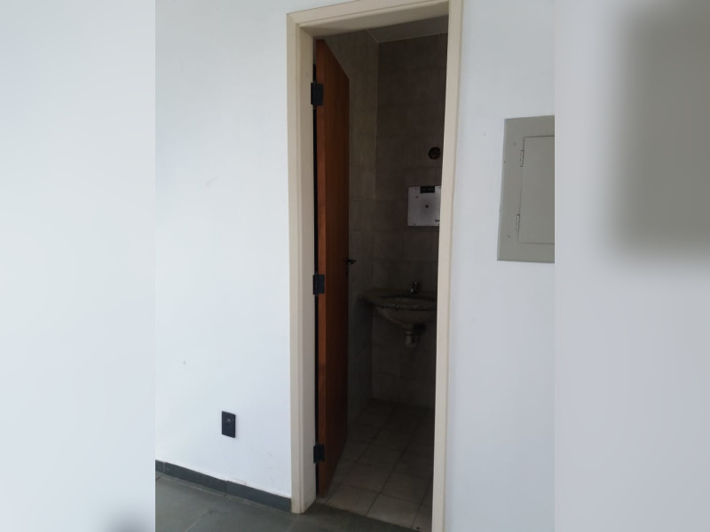 Comercial à venda Centro com 33m² e  quartos por R$ 75.000 - photo-2020-04-30-14-57-05-1.jpg