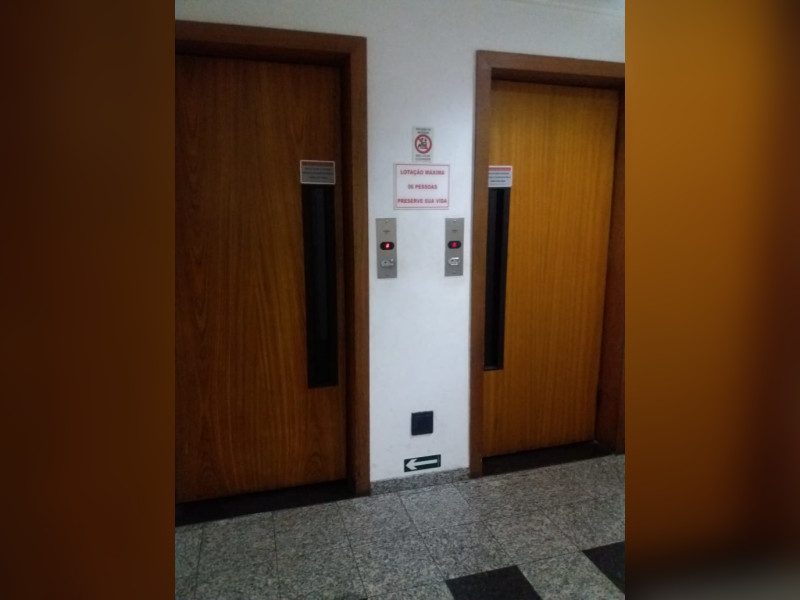Comercial à venda Centro com 33m² e  quartos por R$ 75.000 - photo-2020-04-30-15-05-38.jpg