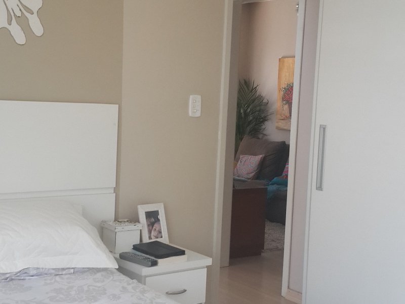 Apartamento à venda Passo da Areia com 53m² e 2 quartos por R$ 220.000 - 121375099-11-casal.jpg