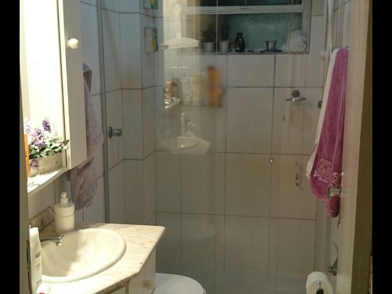 Apartamento à venda Passo da Areia com 53m² e 2 quartos por R$ 220.000 - 1498694012-7-banheiro.jpg