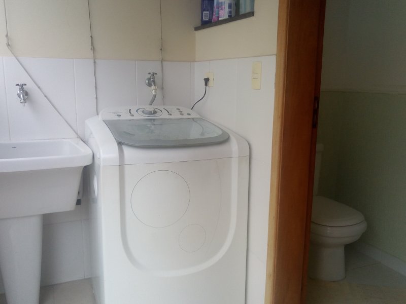 Casa à venda Osvaldo Cruz com 400m² e 4 quartos por R$ 1.350.000 - 459784460-lavanderia-com-lavabo.jpg