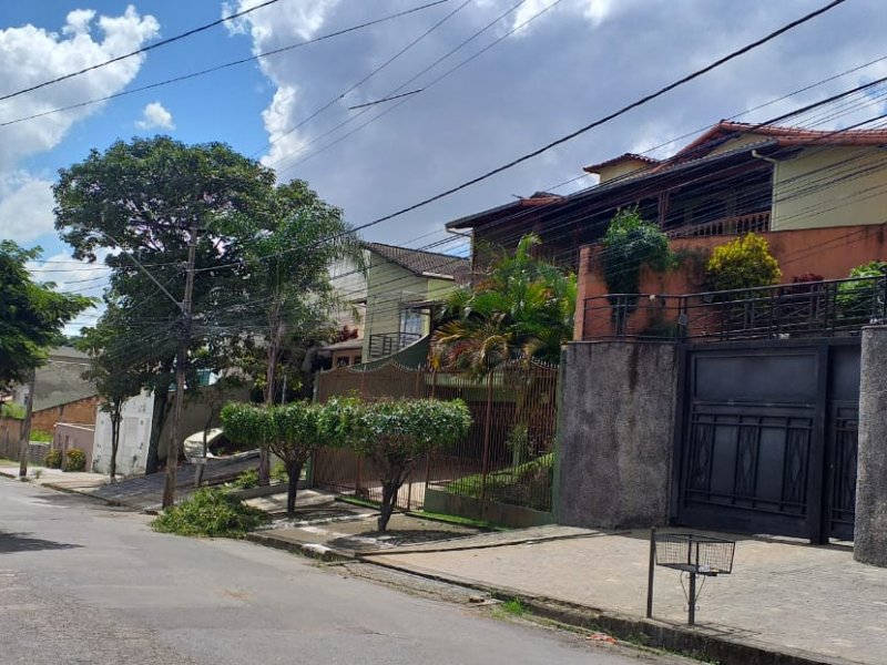 Casa à venda Jardim Riacho das Pedras com 320m² e 5 quartos por R$ 1.200.000 - 1668073129-f6895fef-ce1b-4b61-ae91-56db16a25818-casa-4.jpeg