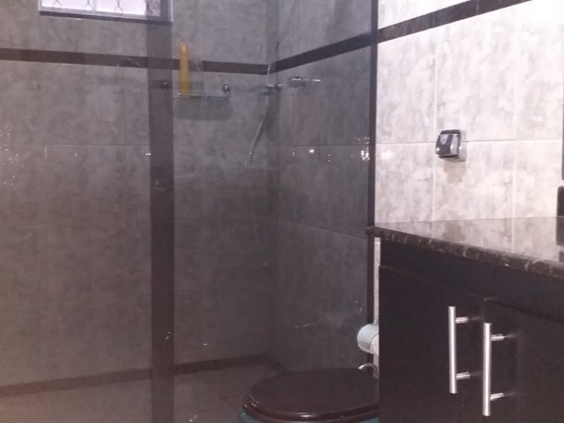 Casa à venda Jardim Riacho das Pedras com 320m² e 5 quartos por R$ 1.200.000 - 1865477747-banho-inferior-nova-01.jpeg