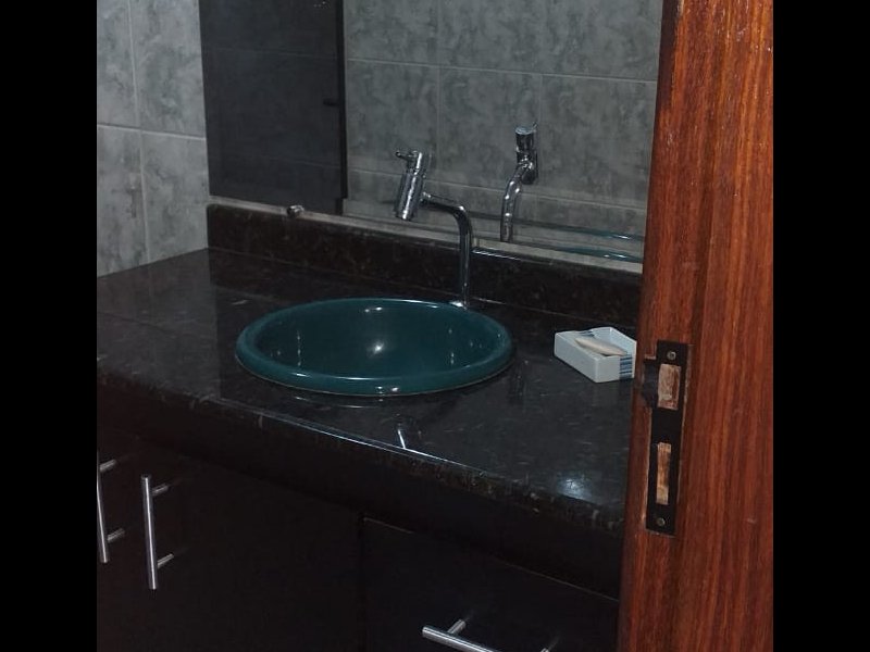 Casa à venda Jardim Riacho das Pedras com 320m² e 5 quartos por R$ 1.200.000 - 1956949200-banheiro-inferior-01.jpeg