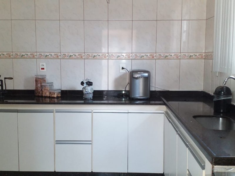 Casa à venda Jardim Riacho das Pedras com 320m² e 5 quartos por R$ 1.200.000 - 1958530152-cozinha-05.jpeg