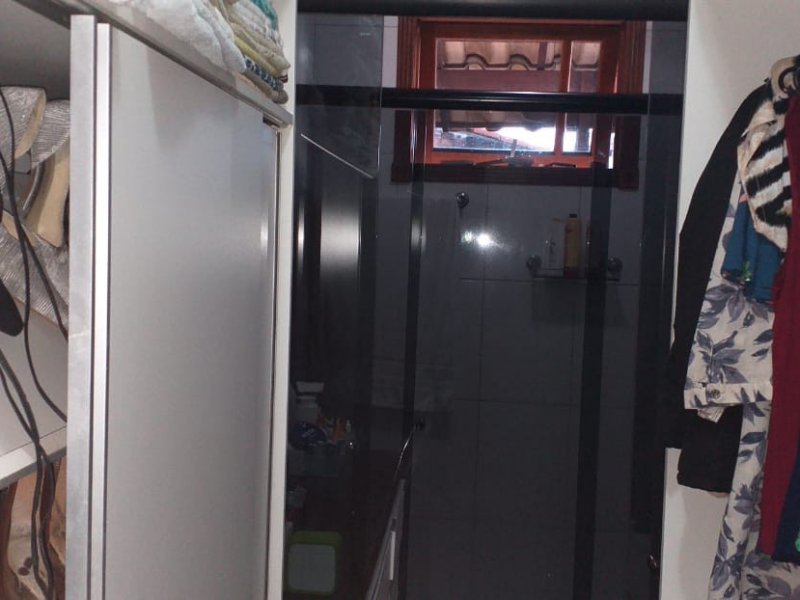 Casa à venda Jardim Riacho das Pedras com 320m² e 5 quartos por R$ 1.200.000 - 399096990-closet-suite-nova.jpeg