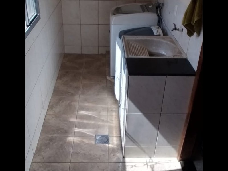 Casa à venda Jardim Riacho das Pedras com 320m² e 5 quartos por R$ 1.200.000 - 573780482-lavanderia-03.jpeg