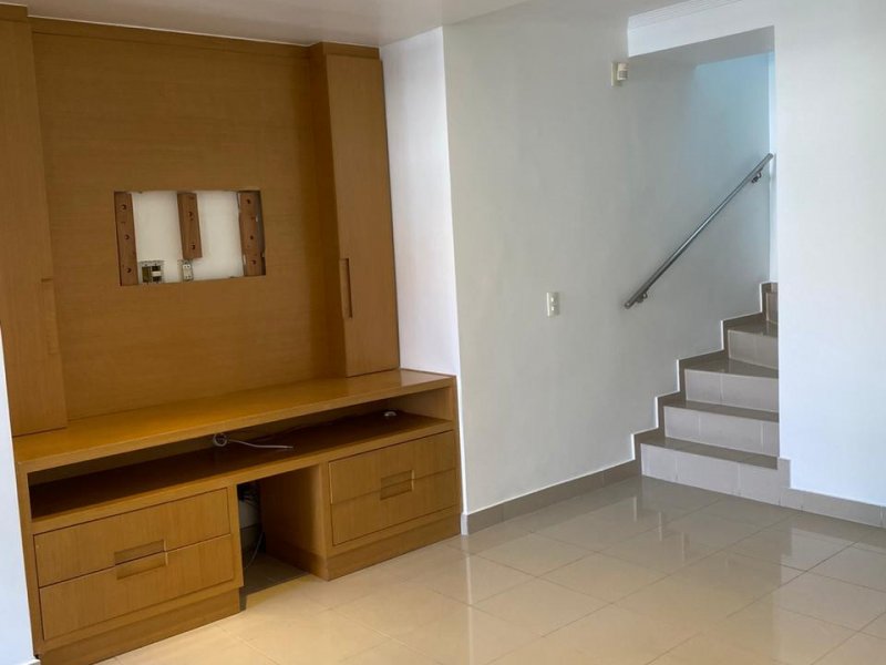 Casa à venda Vila Mariana com 250m² e 3 quartos por R$ 1.300.000 - 1681102821-home.jpeg