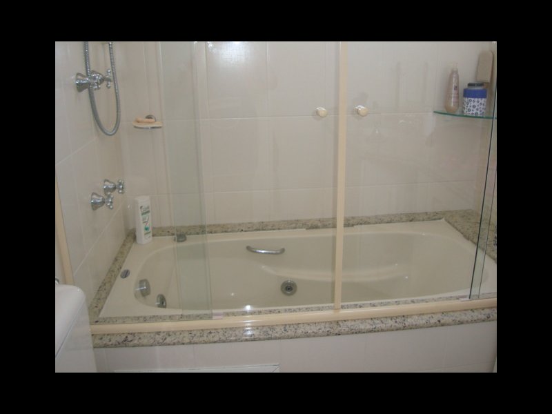 Apartamento à venda Barcelona com 150m² e 4 quartos por R$ 980.000 - 517471558-banheira-suite-casal.jpg