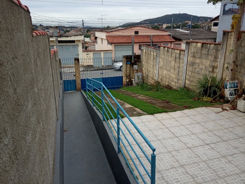 imóvel com 180m² - Sra. de Fátima - Betim
