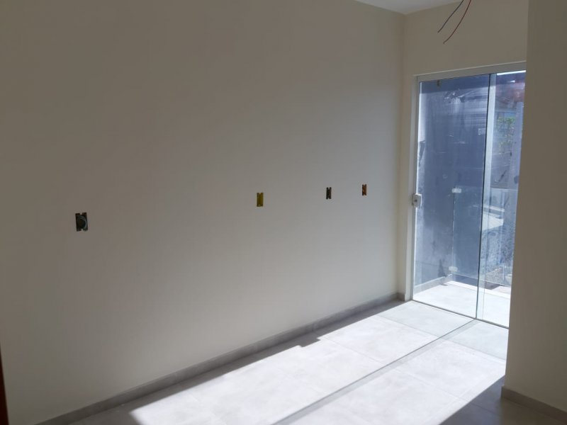 Casa à venda Iririú com 74m² e 2 quartos por R$ 210.000 - 1134557382-whatsapp-image-2020-05-09-at-13.jpeg