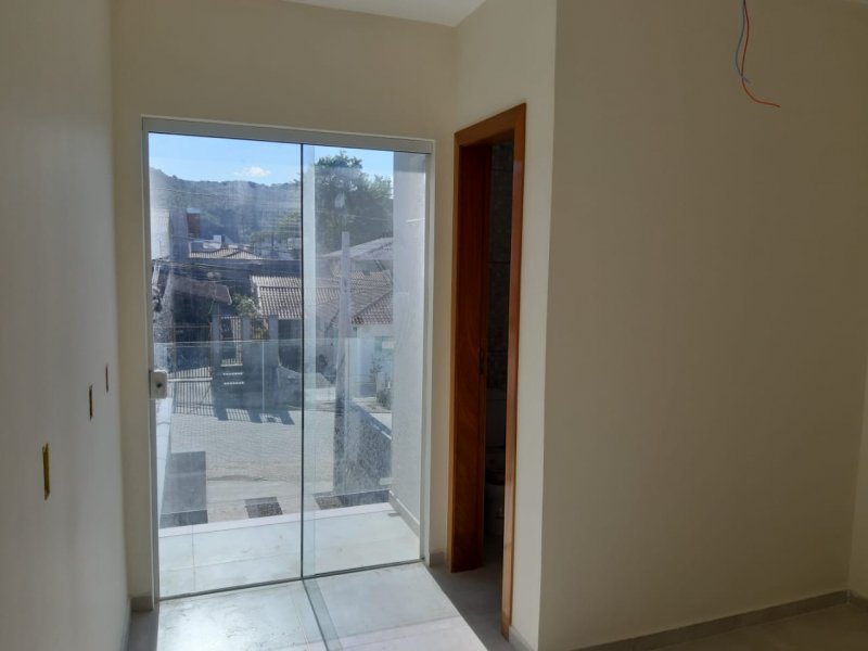 Casa à venda Iririú com 74m² e 2 quartos por R$ 210.000 - 1958148889-whatsapp-image-2020-05-09-at-13.jpeg