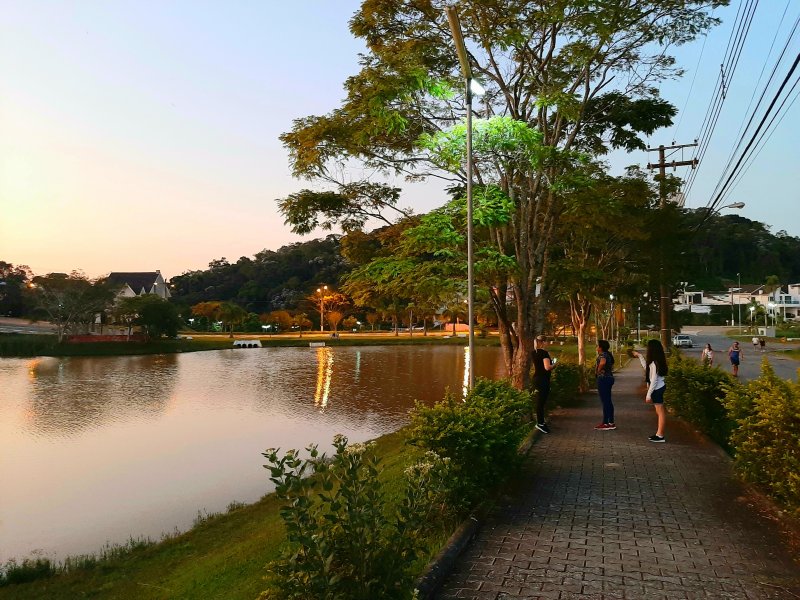 Casa de condomínio à venda Ecopark com 490m² e 4 quartos por R$ 1.980.000 - 548890558-20200426-225838.jpg