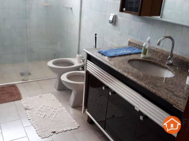 Casa à venda Residencial Santa Clara com 162m² e 3 quartos por R$ 650.000 - 1961861931-banheiro.jpg