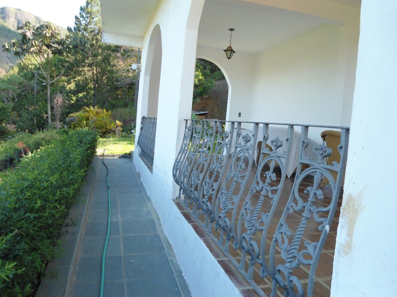 Casa à venda Cascatinha com 280m² e 4 quartos por R$ 705.000 - 355984867-dsc02142.JPG