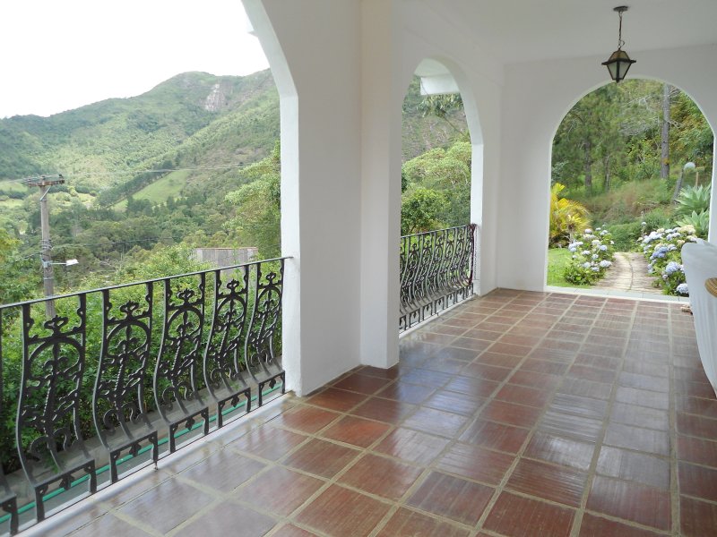 Casa à venda Cascatinha com 280m² e 4 quartos por R$ 705.000 - 381712245-dsc02229.JPG