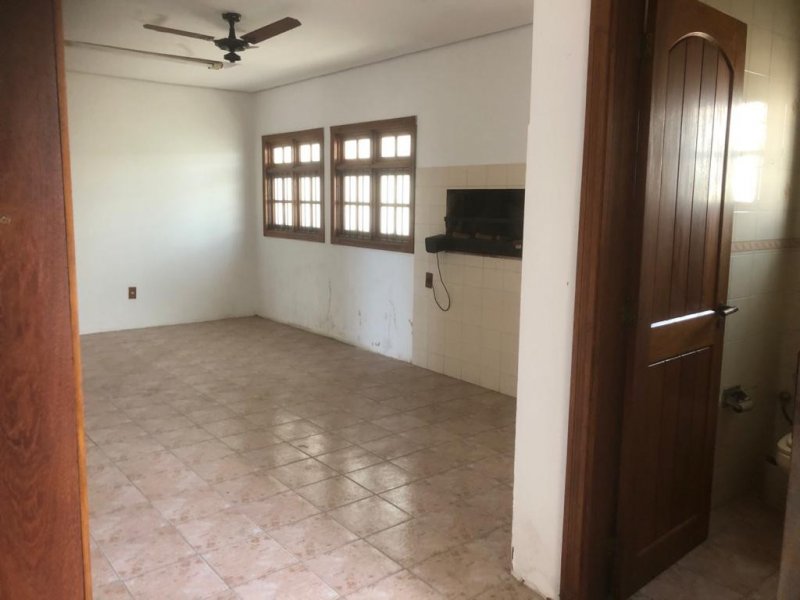 Casa à venda Cristal com 460m² e 4 quartos por R$ 1.750.000 - 2052756314-7c9d9256-82c4-430c-84a4-1b0f2fd43cac.jpeg