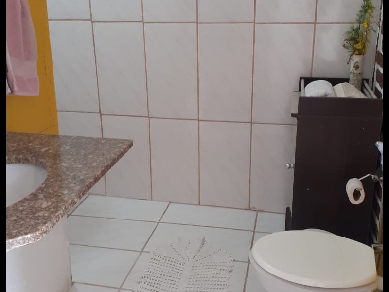 Casa de condomínio à venda Jardim Haras Bela Vista Gl Dois com 210m² e 3 quartos por R$ 475.000 - 2127264222-edicula-banheiro-2.jpeg