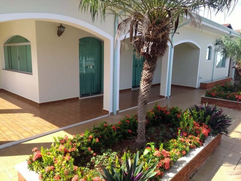 Casa à venda Centro com 539m² e 4 quartos por R$ 750.000 - 1449889713-fa624476-9cd1-4325-aa1b-c6ad20560a5f.jpeg