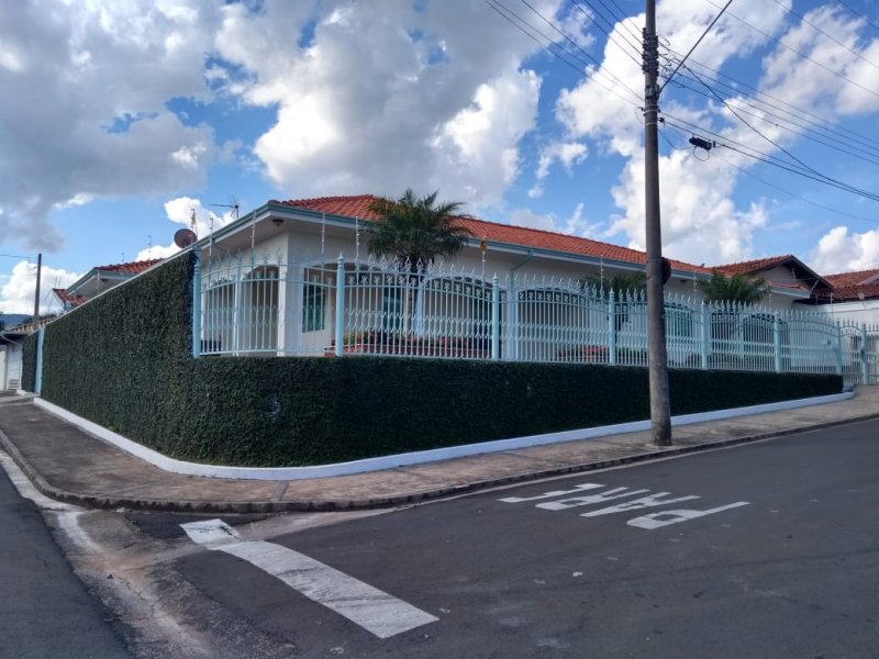 Casa à venda Centro com 539m² e 4 quartos por R$ 750.000 - 203918855-b94da05f-d0e5-4a0a-bf52-bdc43d8998af.jpeg