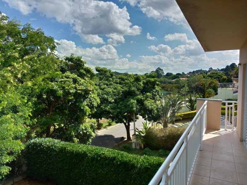 Casa à venda Granja Viana com 443m² e 4 quartos por R$ 1.480.000 - 1237331278-vista-das-suites.jpg