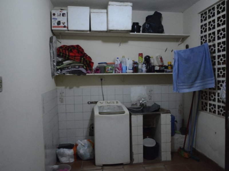 Casa à venda Amador Bueno com 267m² e 3 quartos por R$ 390.000 - 1267379880-img-20200520-wa0009.jpg