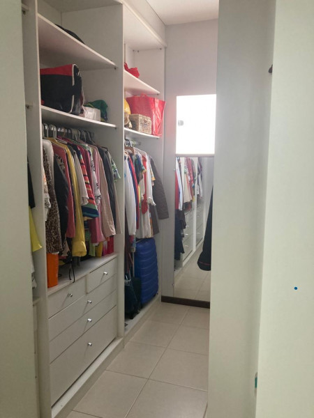 Casa de condomínio à venda Buraquinho com 300m² e 4 quartos por R$ 1.290.000 - 392717914-photo-2023-08-09-16-30-02-22.jpg