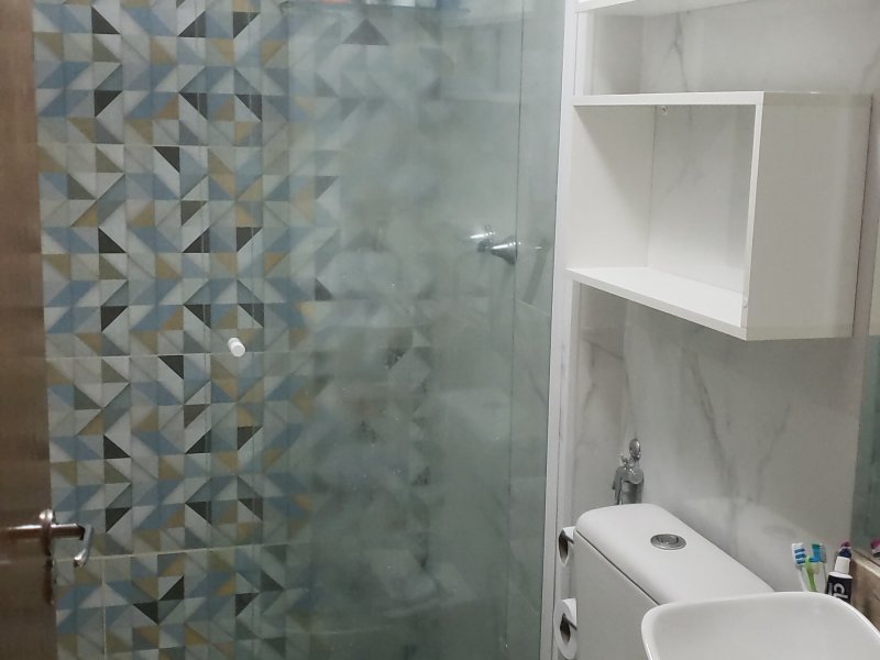 Apartamento à venda Engenho de Dentro com 68m² e 3 quartos por R$ 300.000 - 2064420121-banheiro-social.jpeg