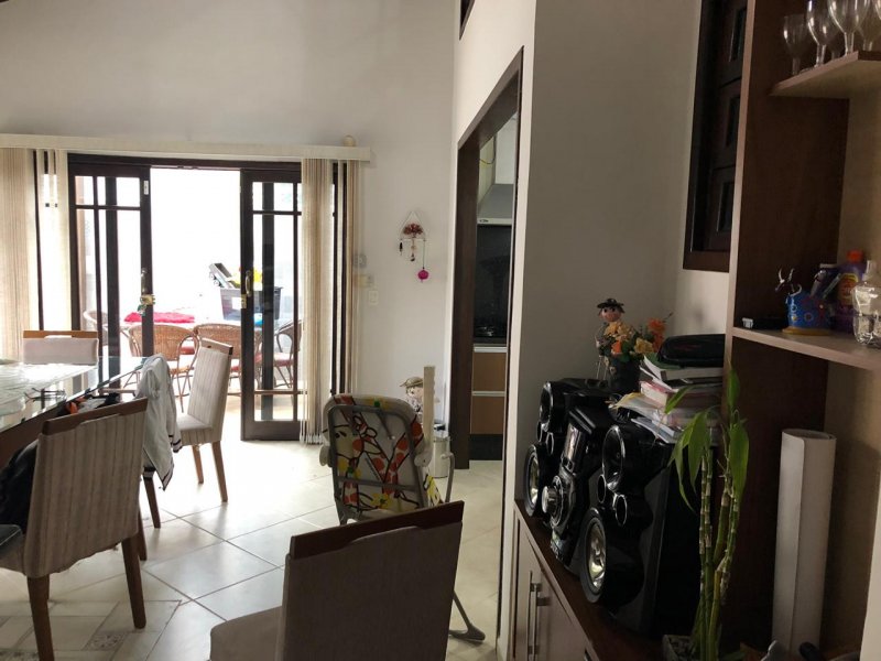 imóvel com 225m² - Iririú - Joinville
