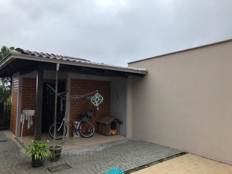 imóvel com 225m² - Iririú - Joinville