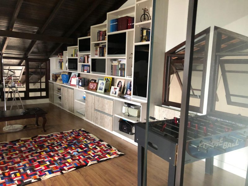 imóvel com 225m² - Iririú - Joinville
