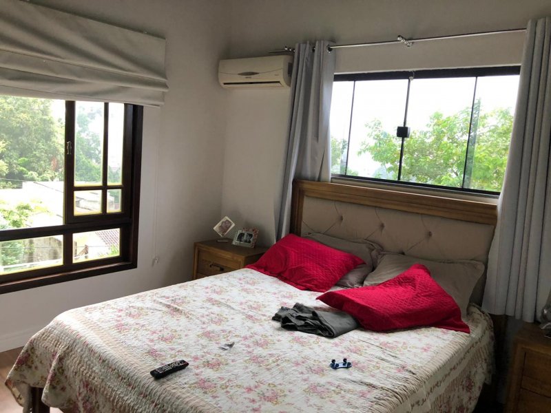 imóvel com 225m² - Iririú - Joinville