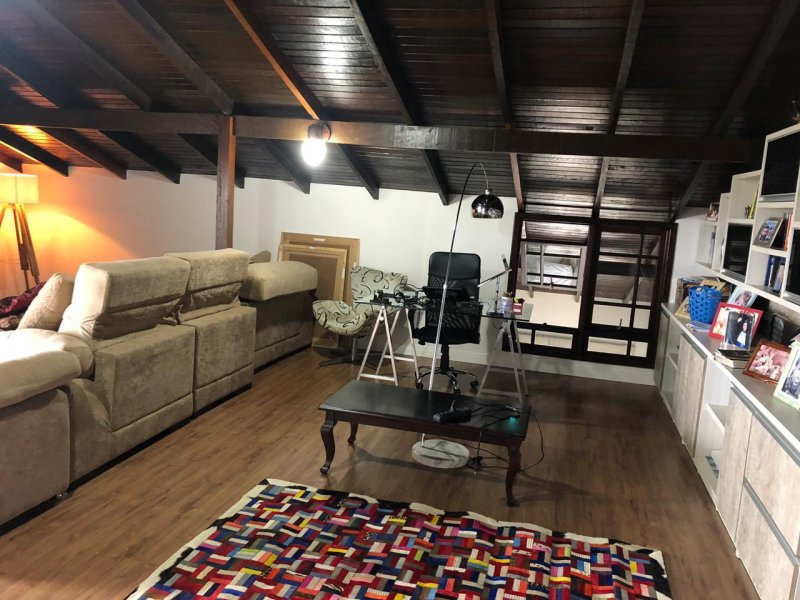 imóvel com 225m² - Iririú - Joinville