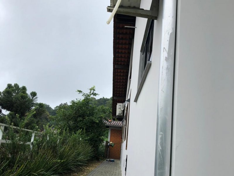 imóvel com 225m² - Iririú - Joinville