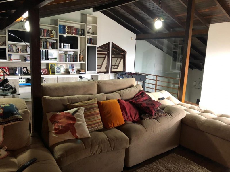 imóvel com 225m² - Iririú - Joinville
