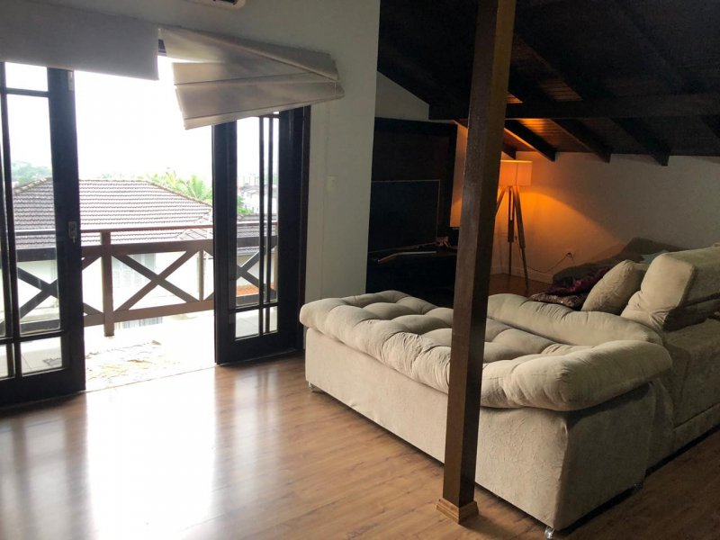 imóvel com 225m² - Iririú - Joinville
