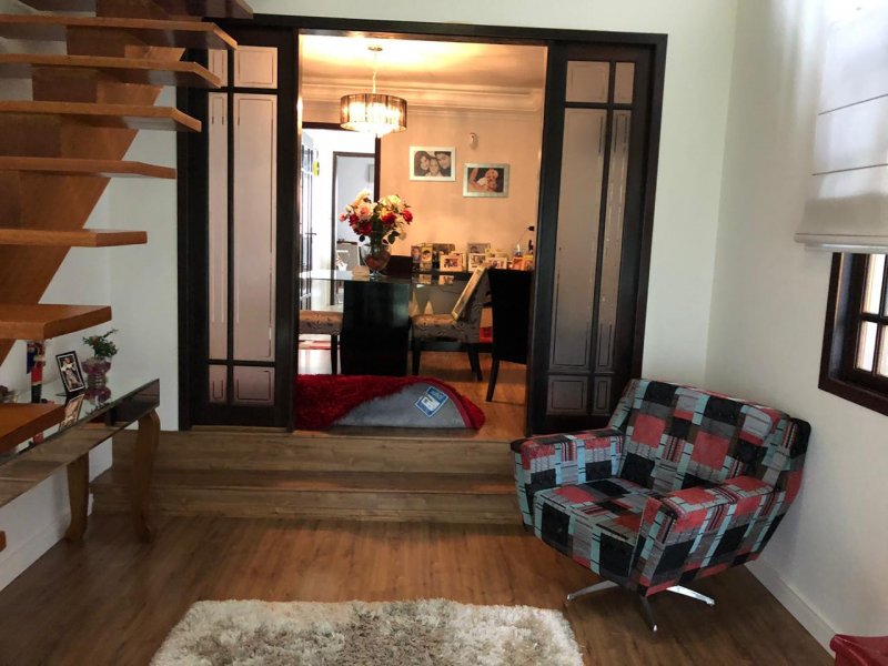 imóvel com 225m² - Iririú - Joinville