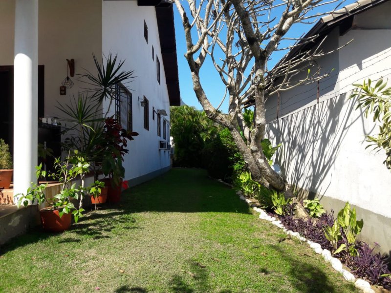 Casa de condomínio à venda Freguesia (Jacarepaguá) com 640m² e 4 quartos por R$ 2.300.000 - 699299019-foto-jardim-lateral-26.jpeg