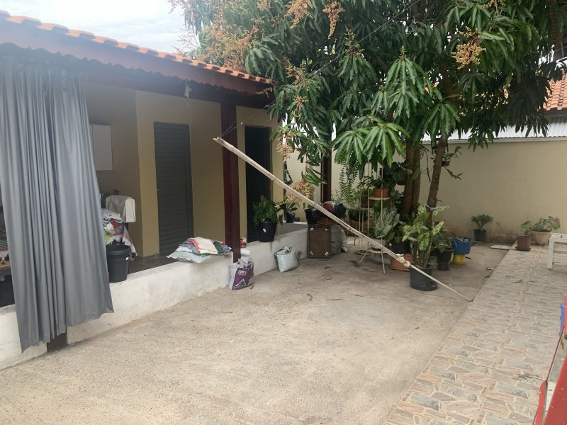 Casa à venda Santa Monica  com 250m² e 3 quartos por R$ 300.000 - 1058832832-e7fc6e65-d07c-477b-9d89-2e83b0f6072c.jpeg