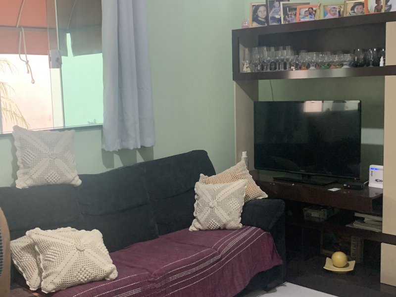 Casa à venda Santa Monica  com 250m² e 3 quartos por R$ 300.000 - 2074852461-a6a146bb-2102-402a-95c0-2ac5fb396683.jpeg