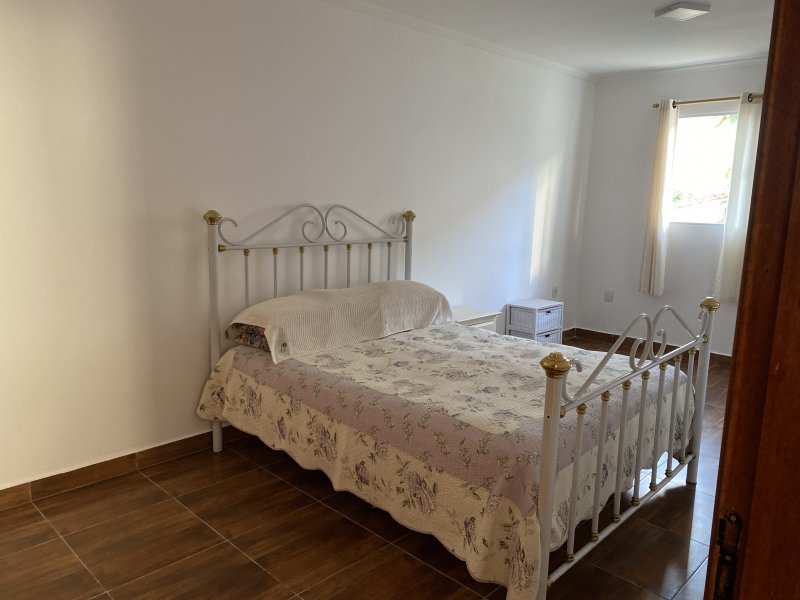 Casa à venda Vila CASCAIS  com 300m² e 4 quartos por R$ 750.000 - 982217806-6fac5ba2-e6f3-4c3e-b1bc-b910f2d435dd.jpeg