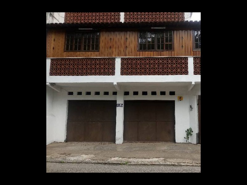 Casa à venda Castelanea com 1052m² e 4 quartos por R$ 980.000 - 2077942812-8b83c30e-c9a6-4804-96bb-76bf9ef19d57.jpg