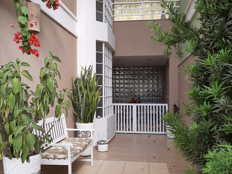 Apartamento à venda Jardim Morumbi com 165m² e 3 quartos por R$ 563.000 - 1688657299-area-entrada-descoberta.jpg