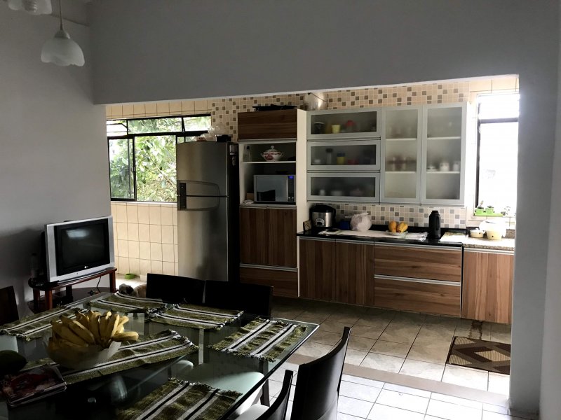 Casa à venda Jardim Petroni com 210m² e 4 quartos por R$ 450.000 - 1976231282-img-9421.jpg
