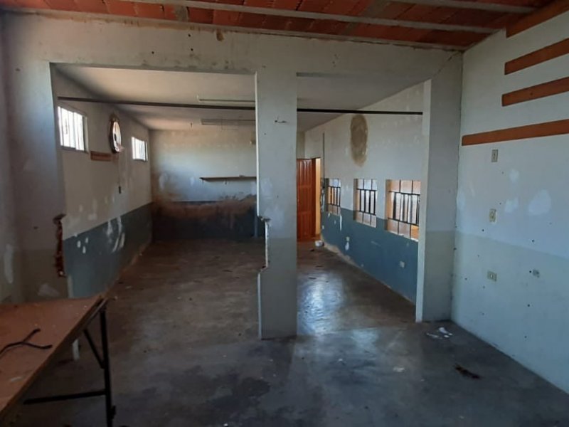 Casa à venda Setor Morada do Sol com 210m² e 3 quartos por R$ 150.000 - 158539631-9e69716b-2324-482f-984c-9b45abe41e12.jpg